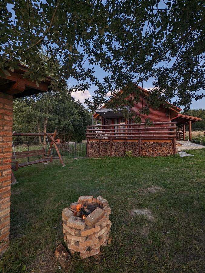 Cabana Nyiko Cu Ciubar Lupeni  Buitenkant foto